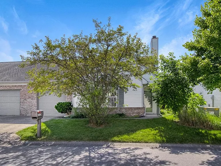 5755 Eden Village Dr — Photo 2