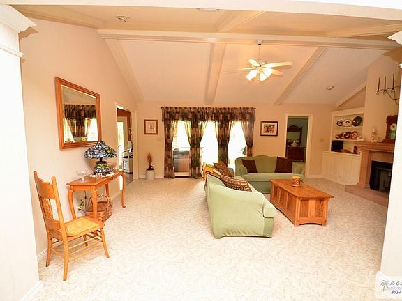 3rd image of 4575 Lakeway Dr