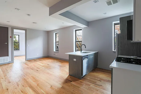 Rented by Brooklyn Group | media 25