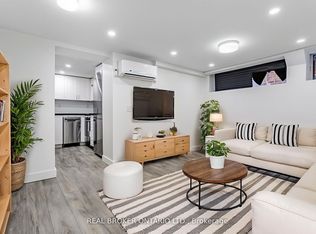 1088 Avenue Rd #C, Toronto, ON M5N 2E2