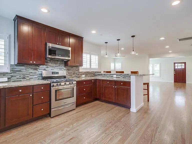 4747 Rolando Blvd — Photo 10