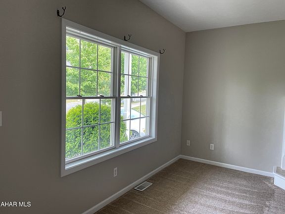 3rd image of 363 Highland Dr