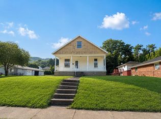 726 N 4th Ave, Paden City, WV 26159