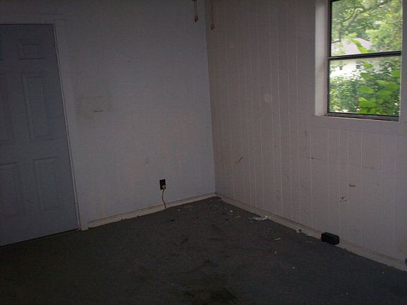 5th image of 1100 Clark St