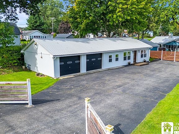 2nd image of 130 Maple Ave