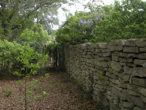 Shaker portion of wall