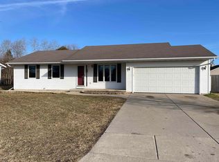 215 Belle Ave, Belleville, WI 53508