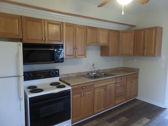 3rd image of 934 McKenzie St