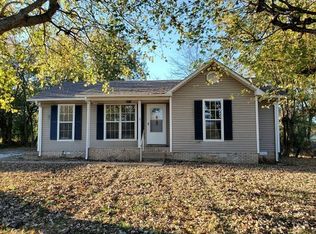 415 Pacific Ave, Oak Grove, KY 42262