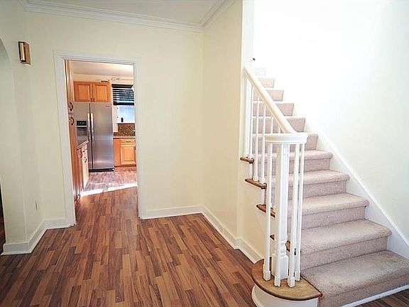 2nd image of 19 Brucewood Dr