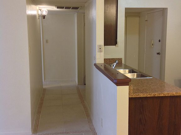 4th image of 21000 Parthenia St Unit 26