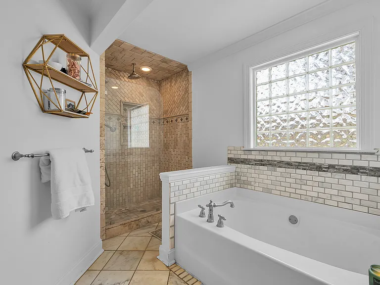 128 Rockwood Dr — Photo 20