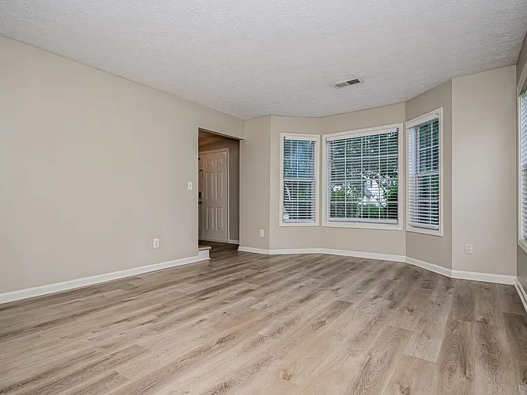 2088 Strang Blvd — Photo 5