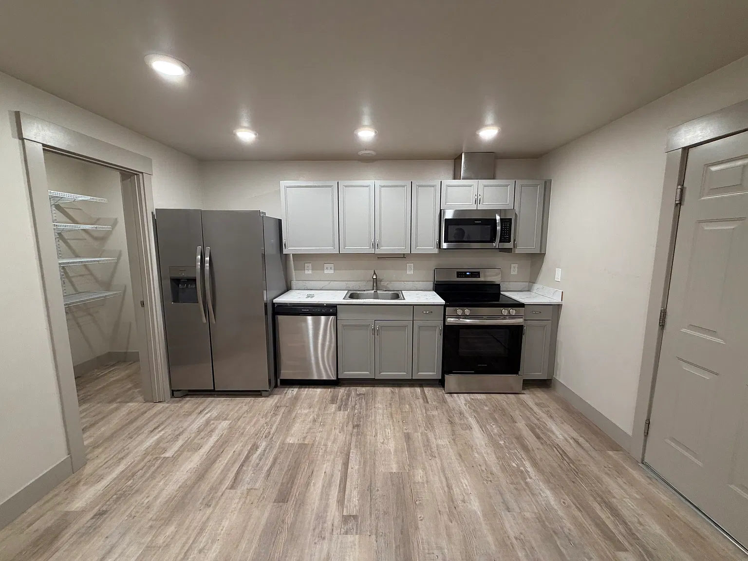 2 bed, $1,700 — Photo 2