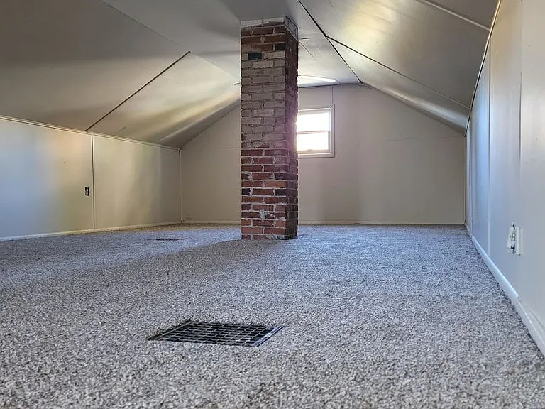 2348 Vine Ave — Photo 13