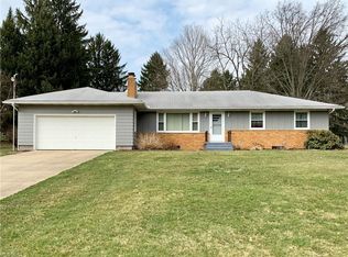 1047 Homestead Dr, Tallmadge, OH 44278