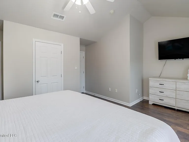 1131 Century Oaks Dr #A — Photo 17