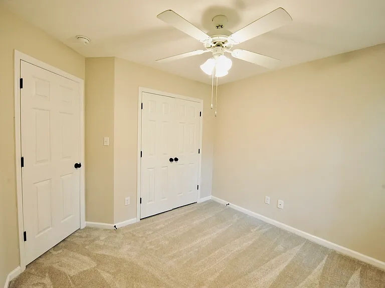 962 Saint Catherines Dr — Photo 25