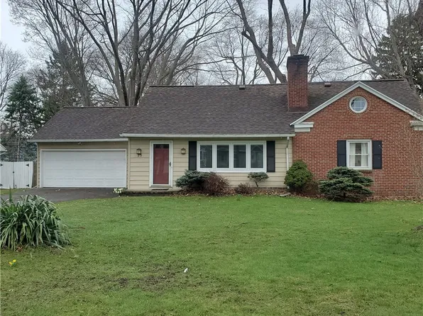 75 Oakridge Dr, Rochester, NY 14617