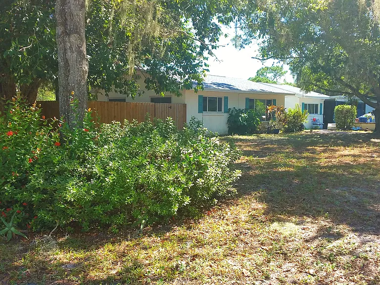 4900 Caesar Way S — Photo 3
