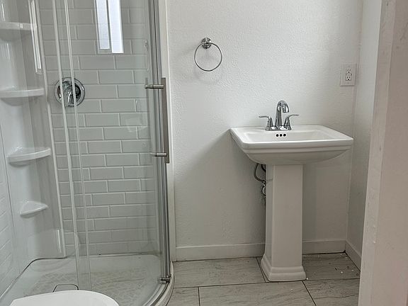 3rd image of 1600 Curtis Ave APT 4