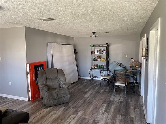 4th image of 4821 Stephen Girard Ave