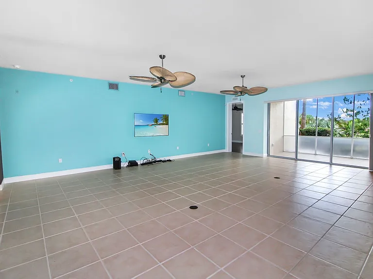 23217 Banbury Way — Photo 4