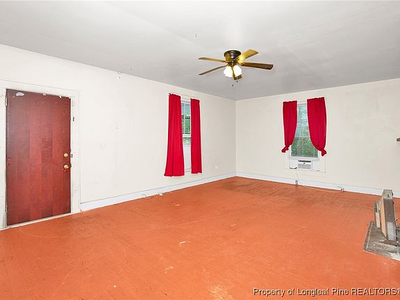 5th image of 211 N Elm St