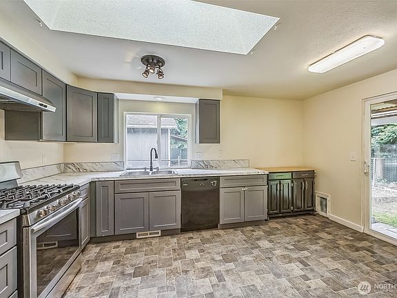 5th image of 1227 Mary Lou Street SE