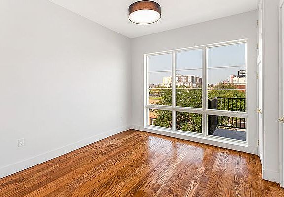 2nd image of 133 Brown Pl #G402