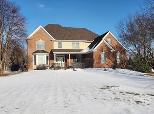 7N919 Cloverfield Rd, St Charles, IL 60175