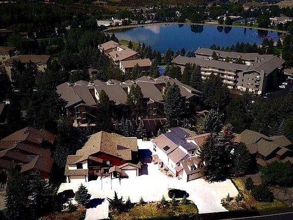 3rd image of 228 W Beaver Creek Blvd #A