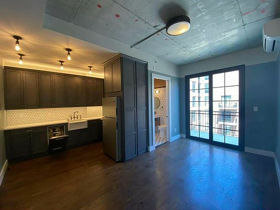4th image of 61 Metropolitan Ave #501L