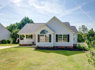 215 Queensbury Way, Spartanburg, SC 29302