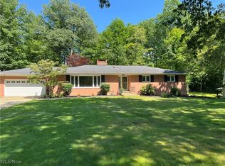 13033 Woodcrest Ln, Chesterland, OH 44026