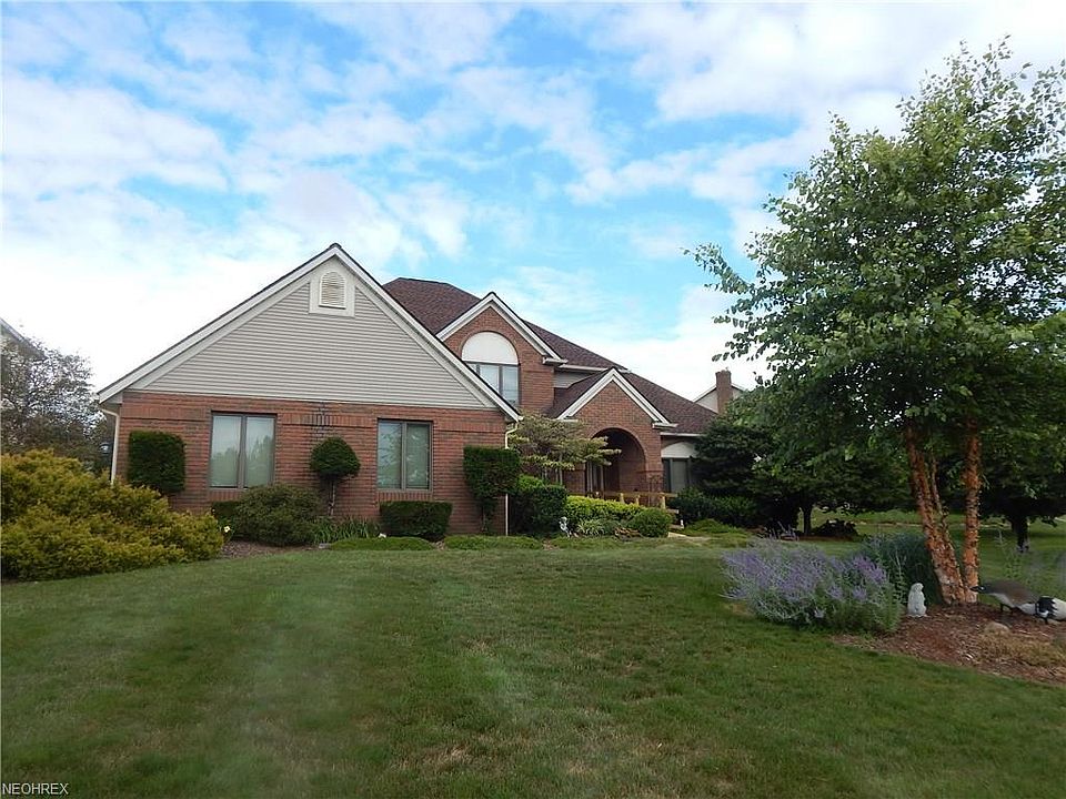 1st image of 810 Hidden Valley Dr