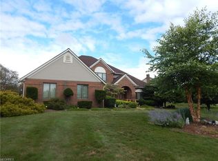810 Hidden Valley Dr, Wadsworth, OH 44281