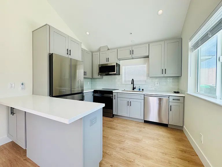 165 Tulip Ln #103 — Photo 10