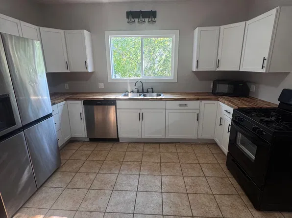 (undisclosed Address), Mankato, MN 56001