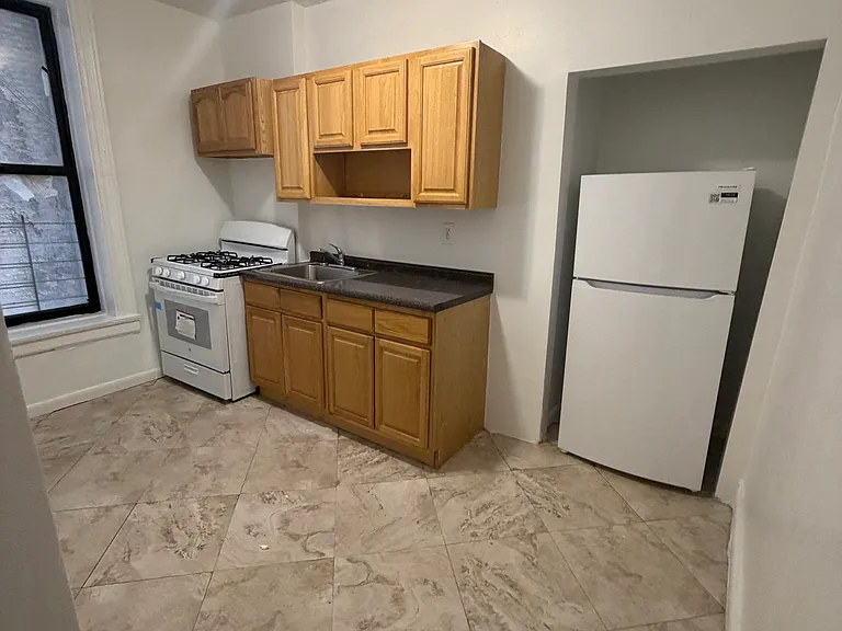 1250 Morris Ave #GN — Photo 8