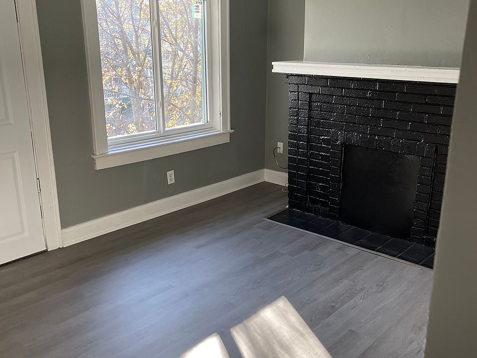 1st image of 1136 E 16th Ave