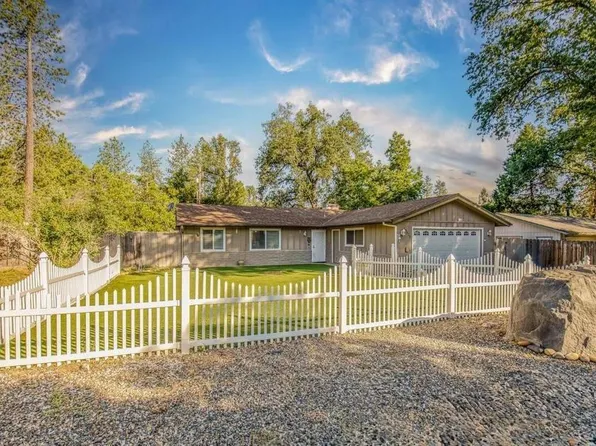 40938 Griffin Dr, Oakhurst, CA 93644