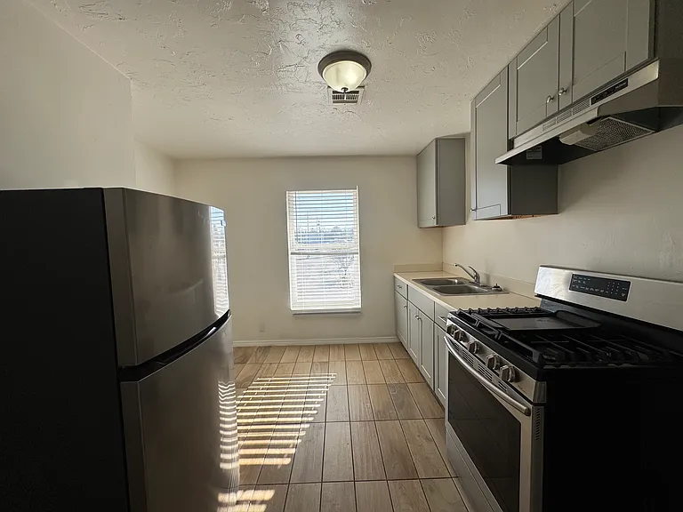 2030 NW 25th St #2 — Photo 10