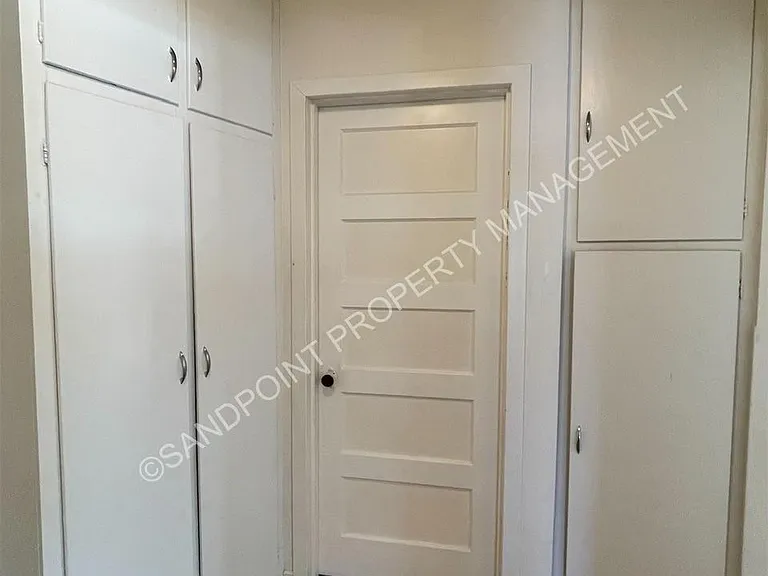 920 Larch St — Photo 13