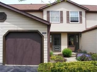 9682 E Idlewood Dr, Twinsburg, OH 44087
