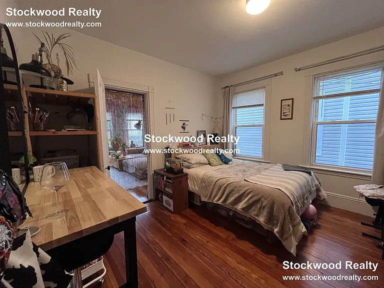 274 E Cottage St #1 — Photo 7