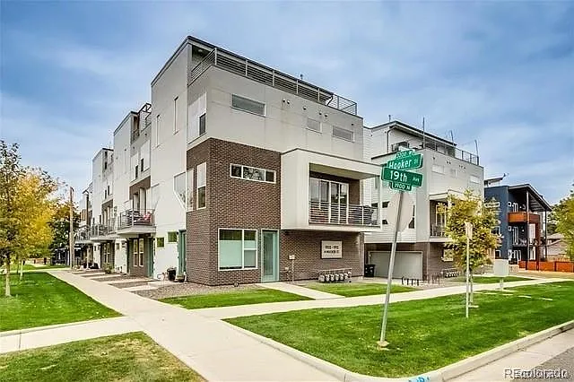 3 bed, 4.0 bath, 1488 sqft, $3,900 — Photo 3
