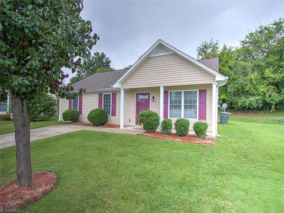 1st image of 7 Franklinwood Ct