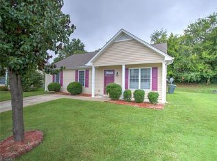 7 Franklinwood Ct, Greensboro, NC 27401