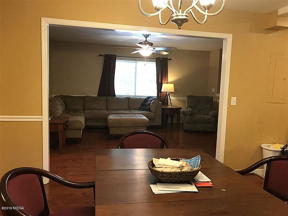 5th image of 867 Willow Creek Dr